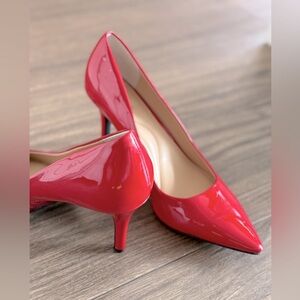 Red Pumps INC size 8 heals